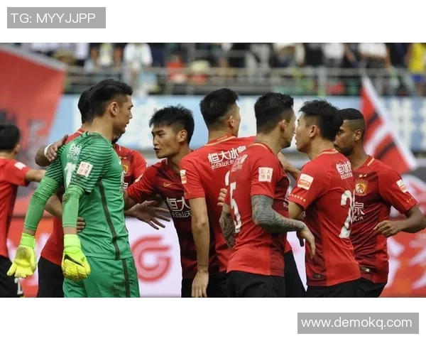 天津权健迎战沈阳球队全力以赴争夺胜利展现实力与斗志 天津权健迎战沈阳球队全力以赴争夺胜利展现实力与斗志