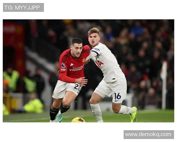 巴黎与曼联激战正酣在线直播全程回顾与精彩瞬间分享 巴黎与曼联激战正酣在线直播全程回顾与精彩瞬间分享