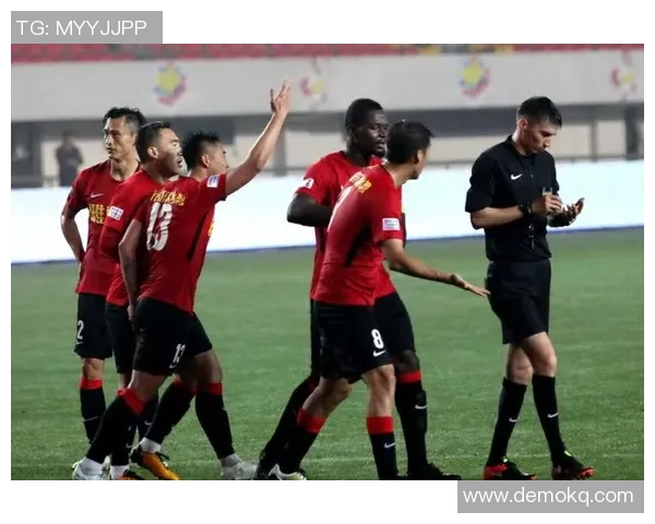 延边富德与辽宁开心的精彩对决展现足球魅力与团队精神 延边富德与辽宁开心的精彩对决展现足球魅力与团队精神