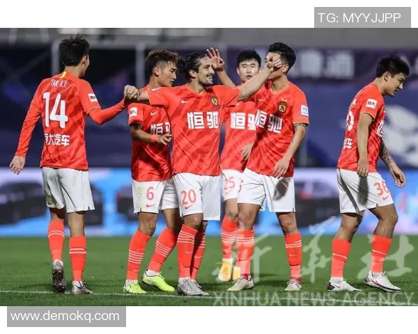 恒大与河南建业精彩对决集锦回顾展现足球魅力与激情瞬间 恒大与河南建业精彩对决集锦回顾展现足球魅力与激情瞬间