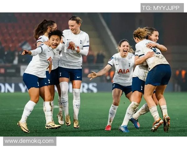 里昂女足迎战曼城女足强强对决期待精彩瞬间与战术较量